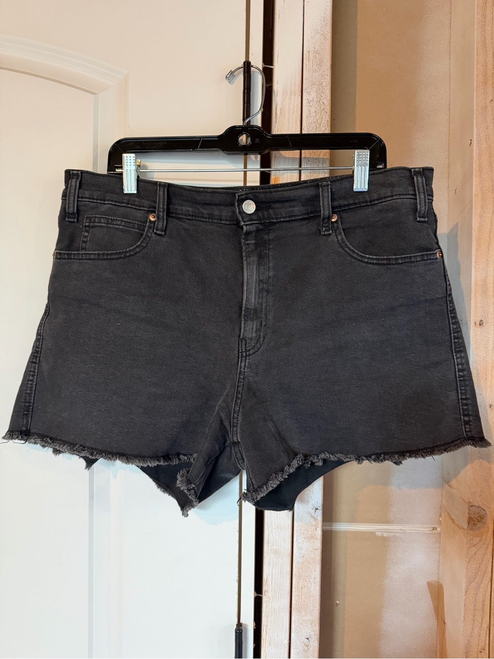 Women’s Levi Heritage High Rise Shorts Black Waist 33